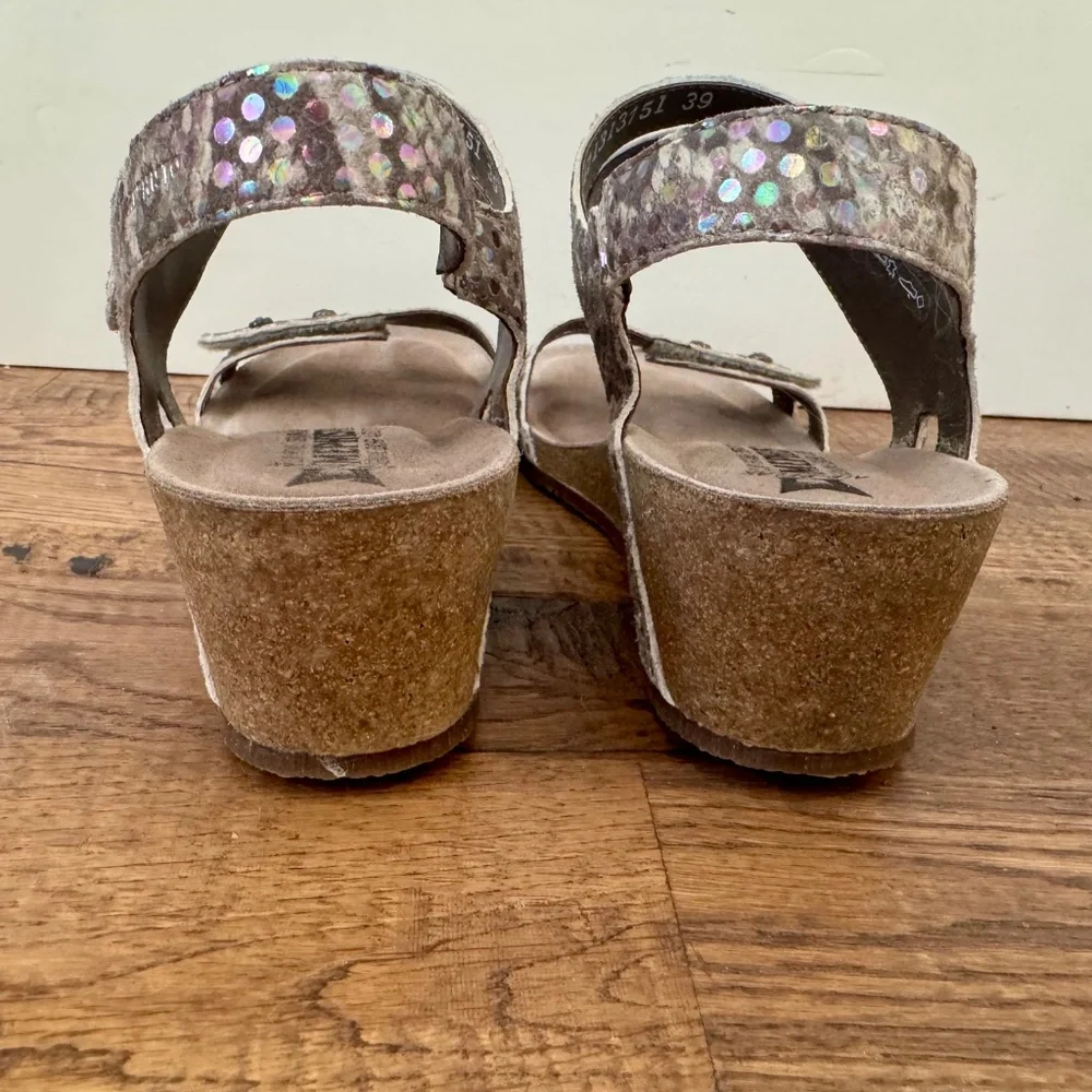 Mephisto Minoa Iridescent Snake Leather Wedge Sandal Women's Size 39‎ 9